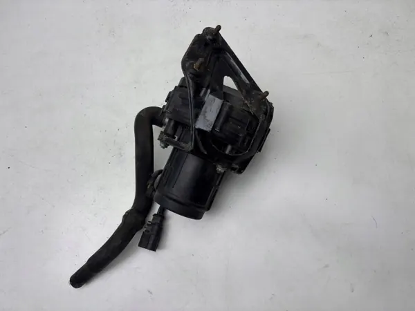 Audi A8 S8 D2 Toissijainen ilmapumppu OEM 078906615M image 4
