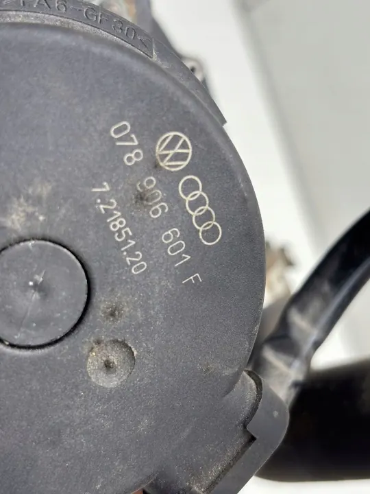 Audi A8 S8 D2 Toissijainen ilmapumppu OEM 078906615M image 5