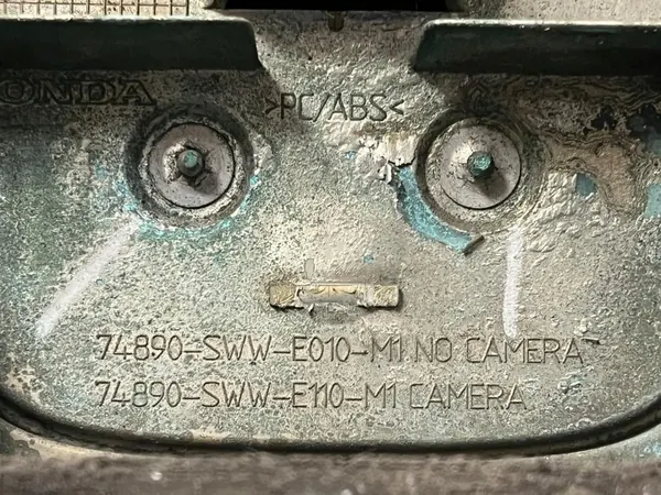 Moldura Portón Honda CR-V 3 OEM 74890-SWW-E010-M1 image 6