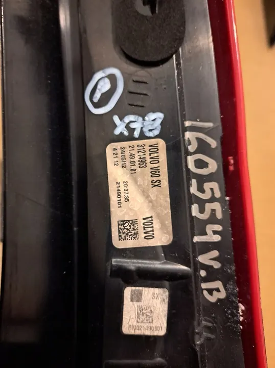 Lámpara trasera izquierda Volvo V60 31214963 image 6