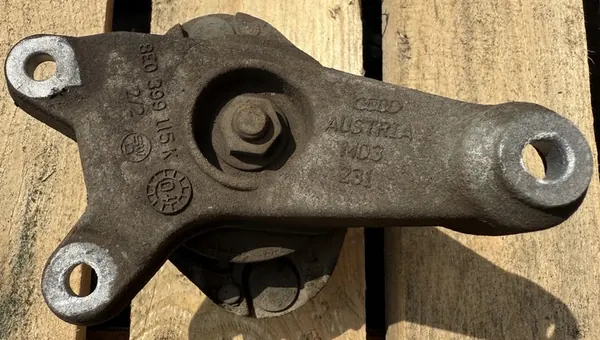 Transmission Mount Audi A4 B6 B7 8E0399115K image 2