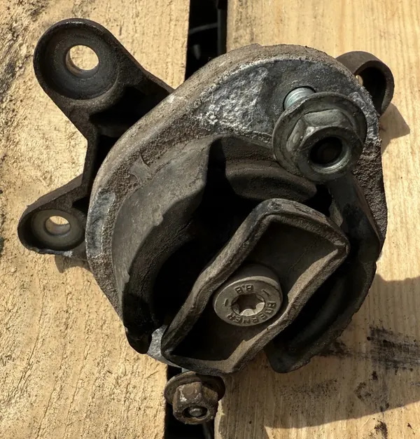 Transmission Mount Audi A4 B6 B7 8E0399115K image 5