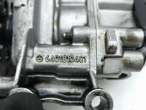 Mercedes-Benz Oljepump OEM A207366400301 Begagnad image 9