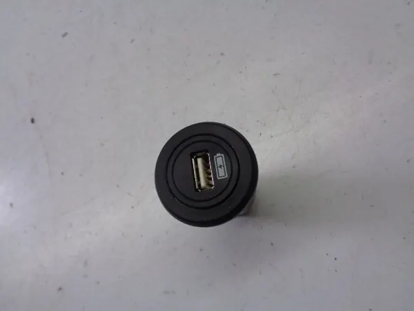 Jaguar I-Pace USB-latauspistoke OEM J9D3-19010-AB image 2