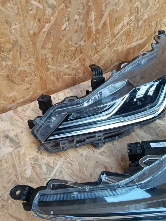 Farol esquerdo direito Toyota Corolla E21 2019-2025 OEM MKNIJ image 4