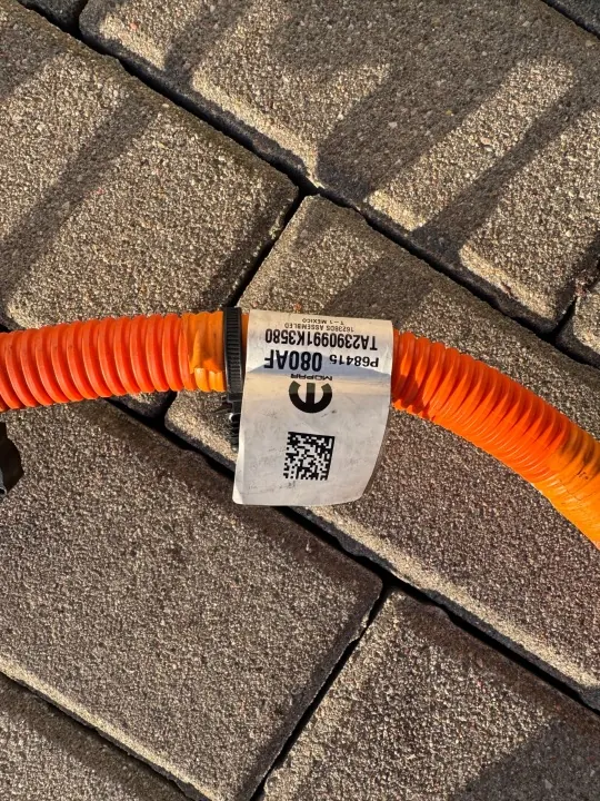 Tomada de carga Jeep OEM 260901 - Peça usada image 4