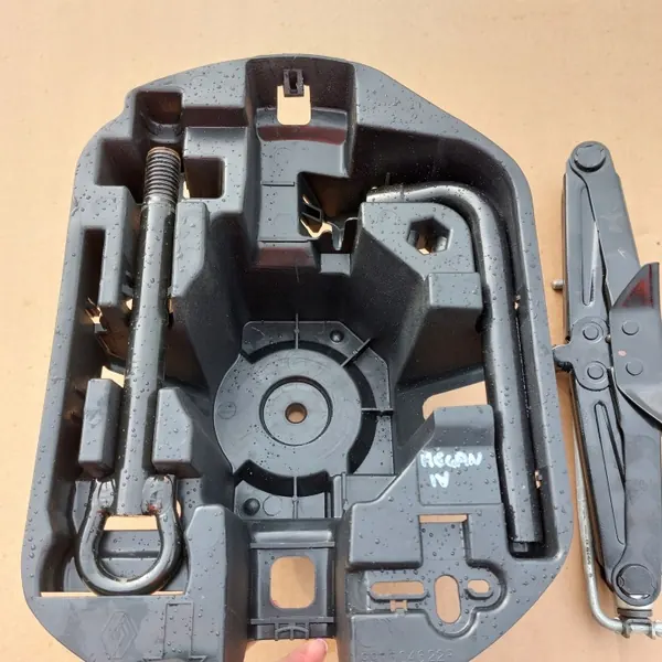 Kit Cric et Outils Renault OEM 997504622R - Occasion image 4