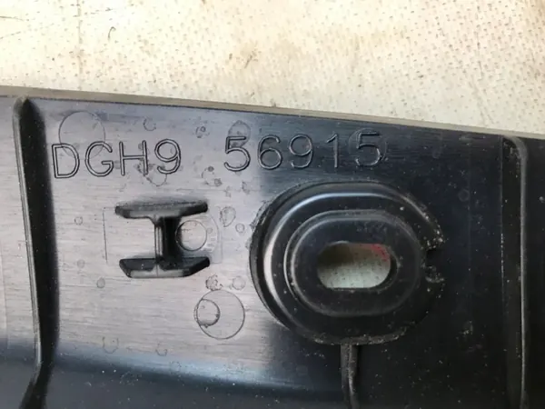 Junta de guardabarros Mazda CX-30 2019+ OEM DGF9 56915 image 4