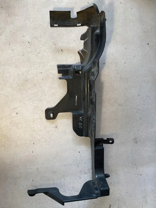 Gebruikte Volvo OE radiatordeflector 30764572LHS image 2