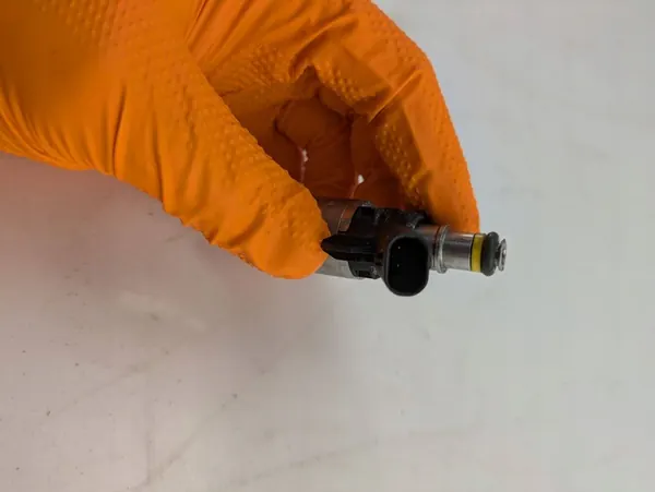 Iniettore carburante Audi A3 8Y 2021 OEM 06G906036AF image 3