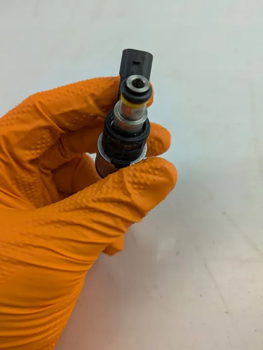 Iniettore carburante Audi A3 8Y 2021 OEM 06G906036AF image 8