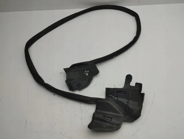 Tesla Model S 2014 Etuoven ikkunatiiviste OEM AMD130345 image 2