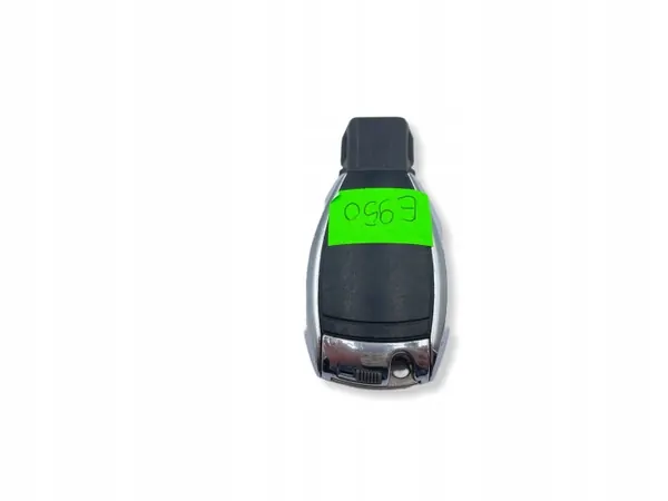 Chave Mercedes OEM UHP2236 - 2 Botões Prata Usada image 6