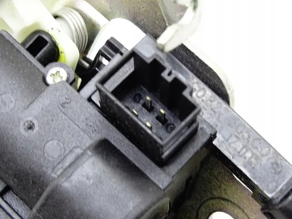 Bagagelås VW Passat B8 14- 3G0827505C image 3