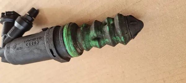 Audi A6 C6 Lift Kopplingspump 2.0 TDI OEM 4F0721257E image 2