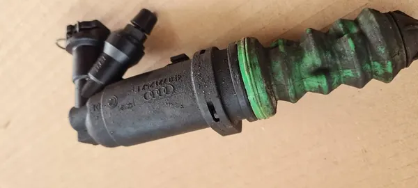 Audi A6 C6 Lift Kopplingspump 2.0 TDI OEM 4F0721257E image 3