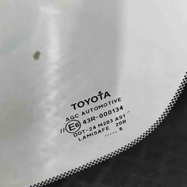 Toyota Avensis Sedan Frontscheibe OEM 43R000134 image 6