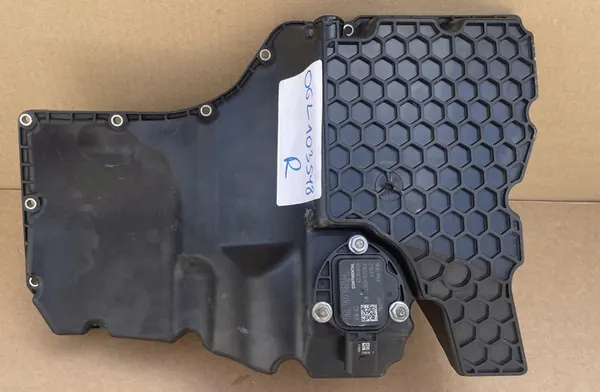 Oljetank 06L103598R VW Skoda Audi med sensor 06L907660H image 4