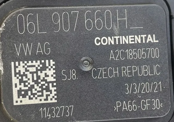 Oljetank 06L103598R VW Skoda Audi med sensor 06L907660H image 5