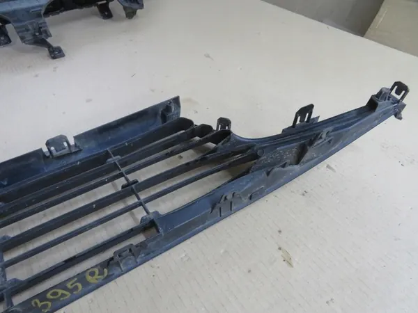 Griglia Paraurti Anteriore Toyota Yaris IV 20- image 7