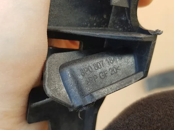 Conjunto de deslizadores de para-choque dianteiro / Audi A3 8P Lift - 08-13 / OEM image 3