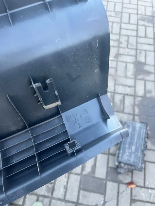 VW Skoda Seat Ilmansuodattimen Kotelo 036129611CD image 4