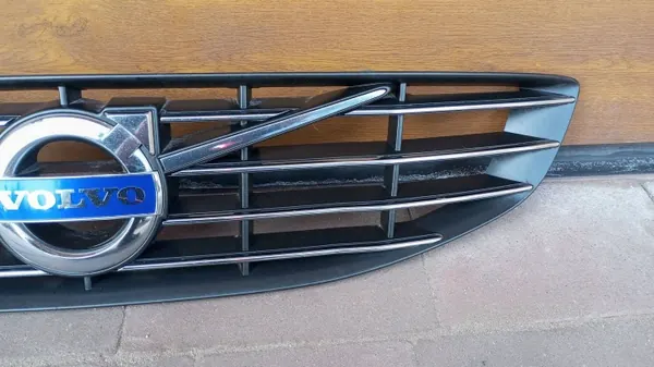 Grille Volvo OEM 31333834 pour S60 V60 2013-2018 image 4