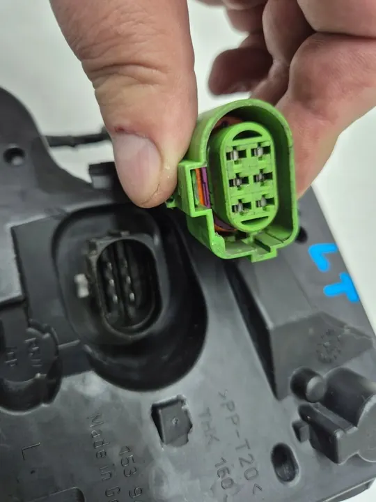 AUDI A4 B6 Sedan Rücklicht-Einsatz links OEM 153947 image 5