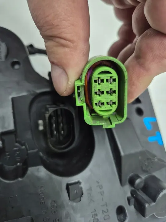 AUDI A4 B6 Sedan Rücklicht-Einsatz links OEM 153947 image 6