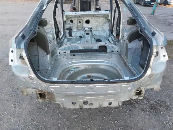 Parachoques trasero LA7W para Skoda Octavia III HB 2013-2017 image 2