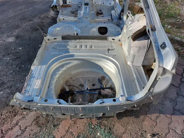 Parachoques trasero LA7W para Skoda Octavia III HB 2013-2017 image 4