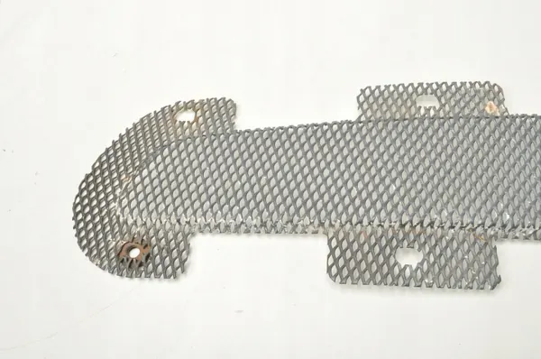 Aston Martin Vantage Jäähdyttimetarjo OEM 420515 - Käytetty image 3