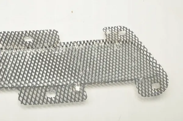 Aston Martin Vantage Jäähdyttimetarjo OEM 420515 - Käytetty image 6