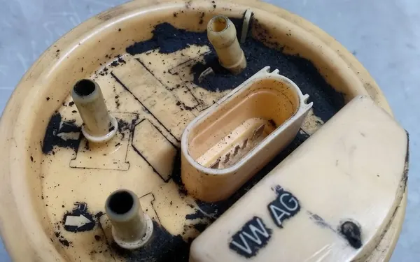 Bomba de Combustível Volkswagen Touran I 228235012001 image 4