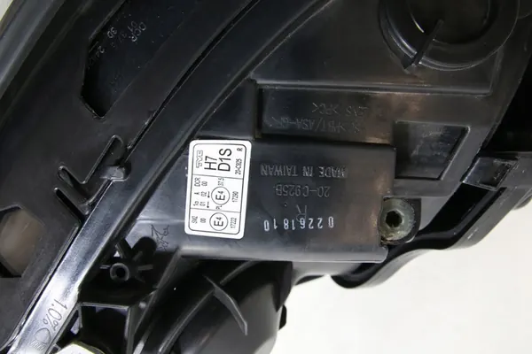 TYC 20-12925-06-9 Farol image 2