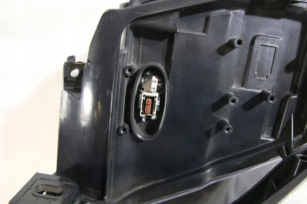 TYC 20-12925-06-9 Farol image 7