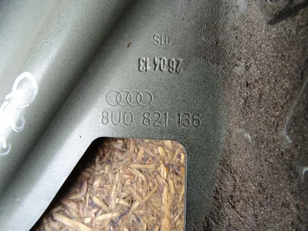 Höger fram skärm fäste AUDI Q3 8U 8U0821136 image 3