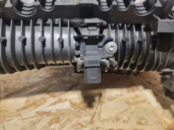 BMW Insugsgrenrör OEM 7638457 för 1-serien F20 image 8