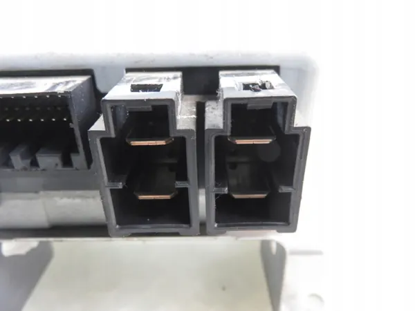 Servolenkungssteuergerät OEM 3872073K10 Suzuki Swift image 7