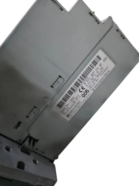 Mercedes W211 Navigaattoradio OEM A2118272442 image 8