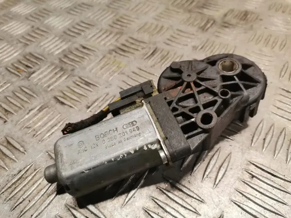 Moteur de siège droit Porsche OE 0390201949 image 2