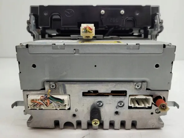 Mazda 3 BK Radionäyttö OEM 14794018 - Käytetty image 6