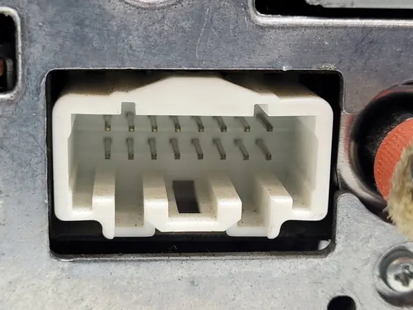 Mazda 3 BK Radionäyttö OEM 14794018 - Käytetty image 7