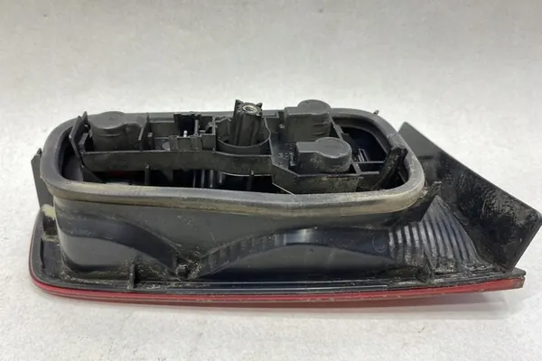 Lámpara trasera derecha RENAULT LAGUNA II 8200002476 image 2