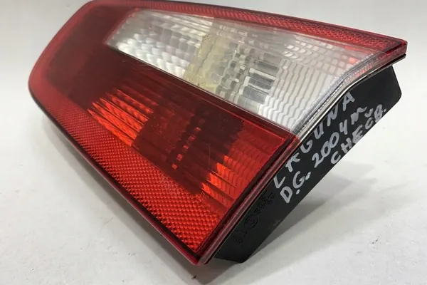 Lámpara trasera derecha RENAULT LAGUNA II 8200002476 image 7