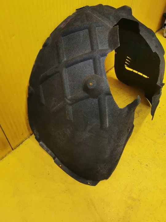 Volkswagen Front Left Wheel Arch 7P6805911D image 3