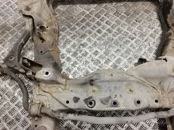Honda Accord 2009 Etuapukehys OEM AMD145306 image 9