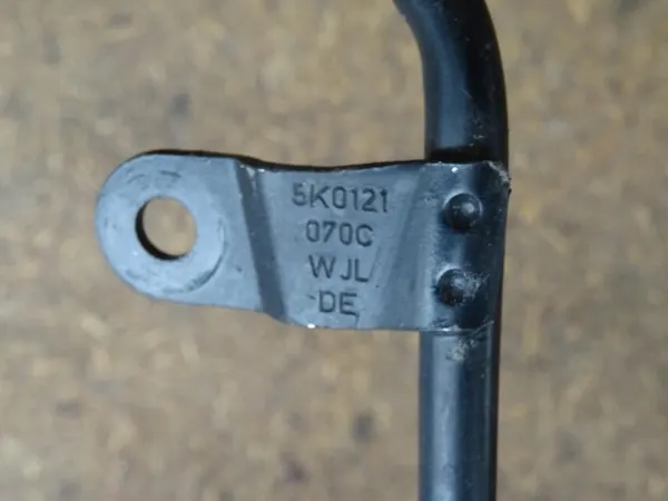 AUDI Q3 8U 2.0 TDI Vesisarjat Setti 5N0122101AC image 7