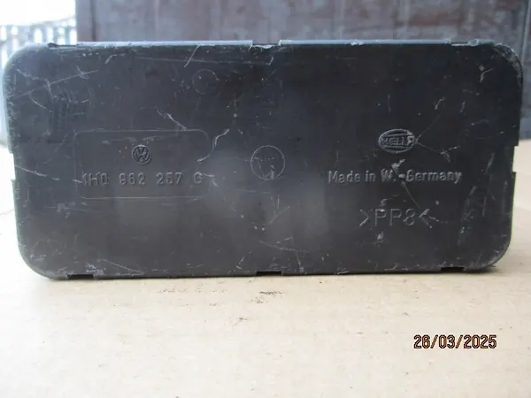 VW Golf keskuslukituspumppu OEM 1H0982257 image 3