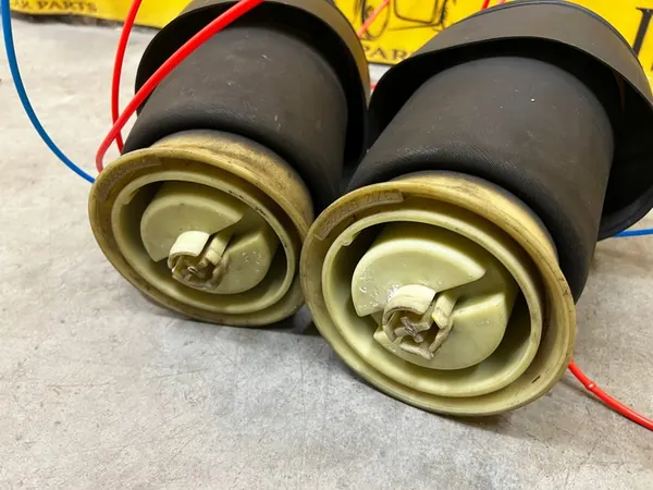 Borse di Sospensione Pneumatica Posteriore BMW X5M E70 X6M E71 OEM image 3